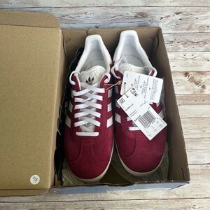 Adidas Gazelles (M5.5/W6.5)